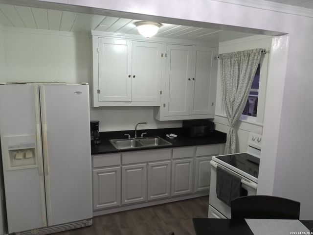 2427 W SOUTHCROSS REAR, San Antonio, TX 78211