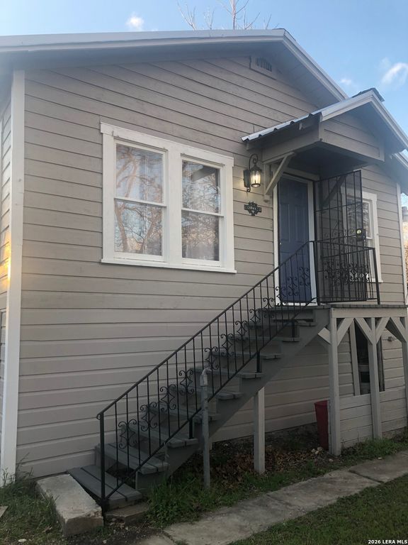 2427 W SOUTHCROSS REAR, San Antonio, TX 78211
