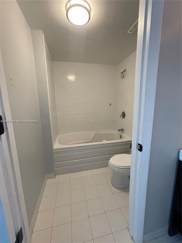 690 SW 1st Ct 1219, Miami, FL 33130