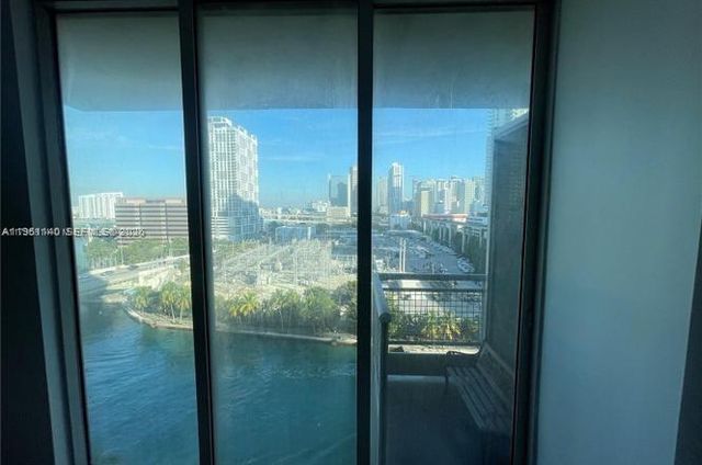 690 SW 1st Ct 1219, Miami, FL 33130