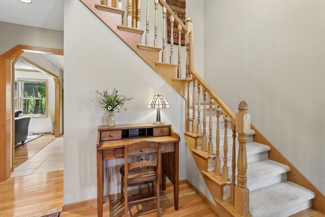 210 Fairbrook Drive, Waunakee, WI 53597