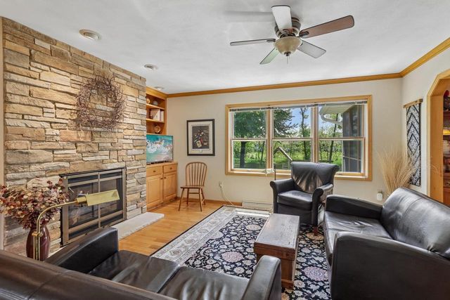 210 Fairbrook Drive, Waunakee, WI 53597