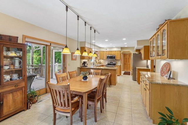 210 Fairbrook Drive, Waunakee, WI 53597