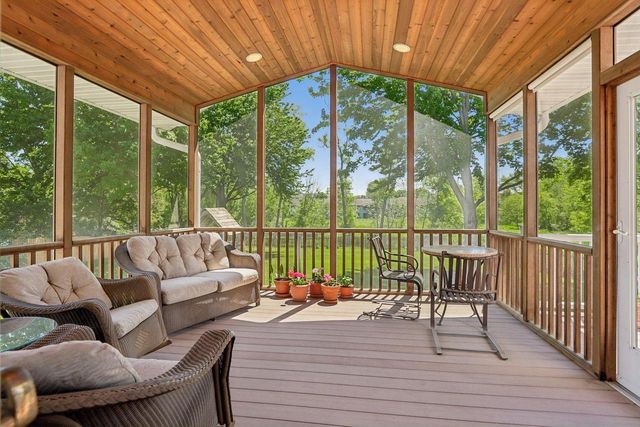 210 Fairbrook Drive, Waunakee, WI 53597