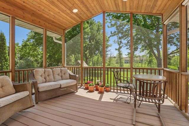 210 Fairbrook Drive, Waunakee, WI 53597