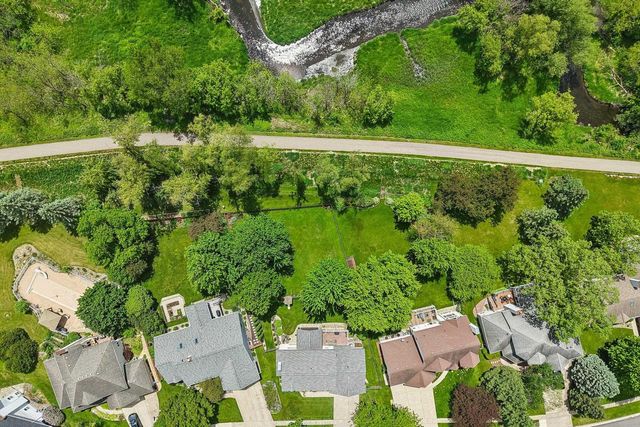210 Fairbrook Drive, Waunakee, WI 53597