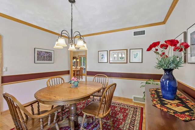 210 Fairbrook Drive, Waunakee, WI 53597