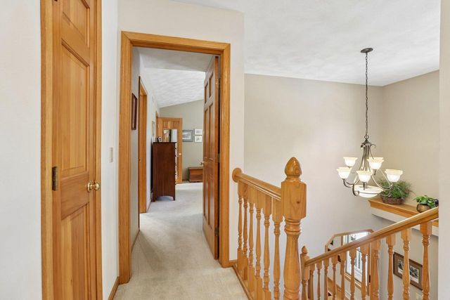 210 Fairbrook Drive, Waunakee, WI 53597