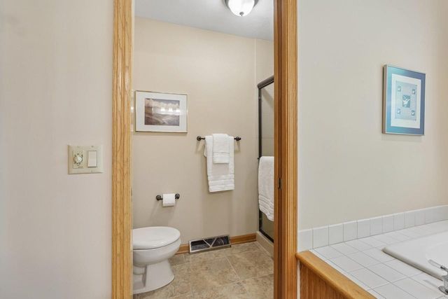 210 Fairbrook Drive, Waunakee, WI 53597