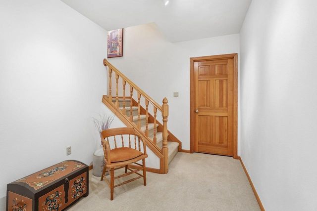 210 Fairbrook Drive, Waunakee, WI 53597