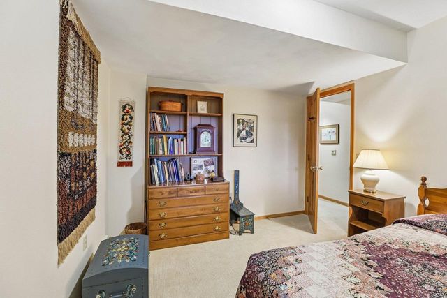210 Fairbrook Drive, Waunakee, WI 53597