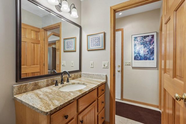 210 Fairbrook Drive, Waunakee, WI 53597