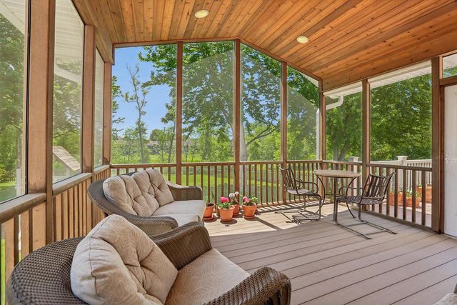 210 Fairbrook Drive, Waunakee, WI 53597