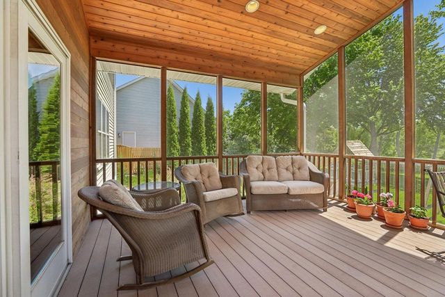 210 Fairbrook Drive, Waunakee, WI 53597