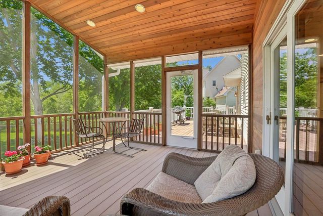 210 Fairbrook Drive, Waunakee, WI 53597