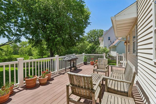 210 Fairbrook Drive, Waunakee, WI 53597