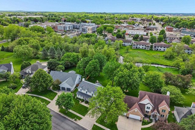 210 Fairbrook Drive, Waunakee, WI 53597