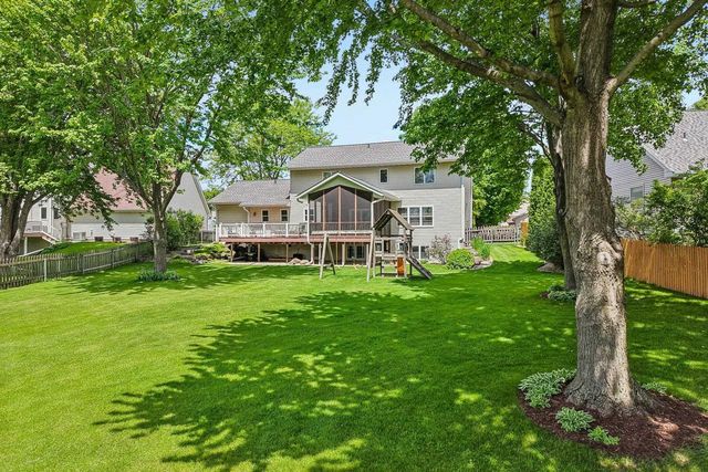 210 Fairbrook Drive, Waunakee, WI 53597