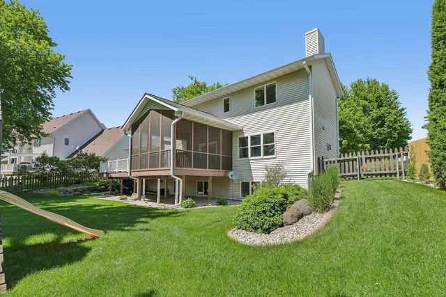 210 Fairbrook Drive, Waunakee, WI 53597