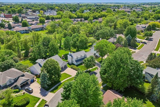 210 Fairbrook Drive, Waunakee, WI 53597