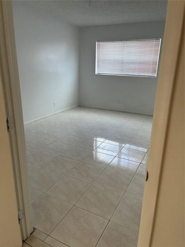 231 NW 20th St, Pompano Beach, FL 33060