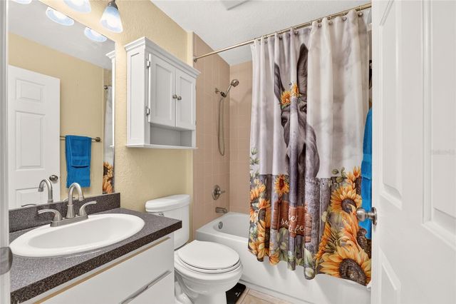 6 OAK CIRCLE COURSE, Ocala, FL 34472