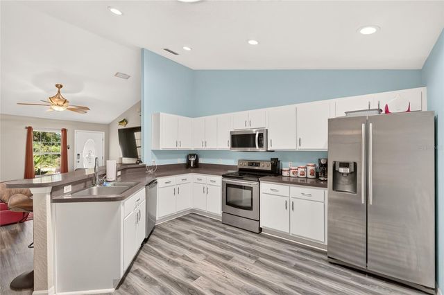 6 OAK CIRCLE COURSE, Ocala, FL 34472