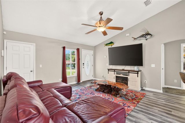 6 OAK CIRCLE COURSE, Ocala, FL 34472