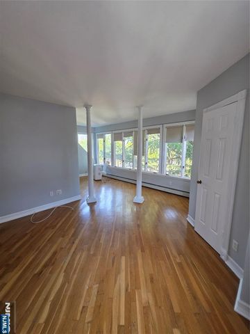 30 Hudson Terrace C, Edgewater, NJ 07020