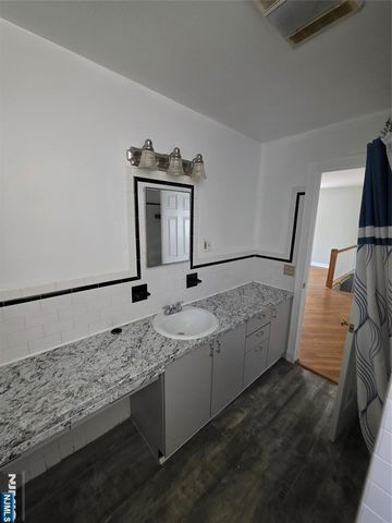 30 Hudson Terrace C, Edgewater, NJ 07020
