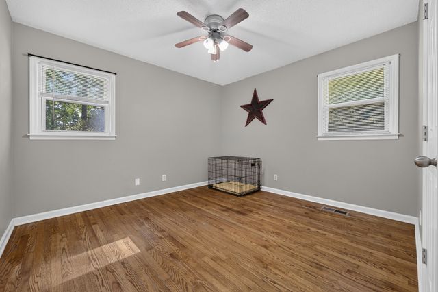 83 W Point Dr, Fayetteville, TN 37334