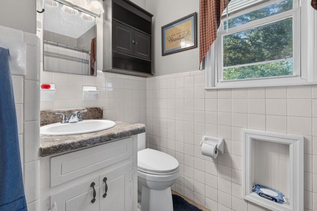 83 W Point Dr, Fayetteville, TN 37334