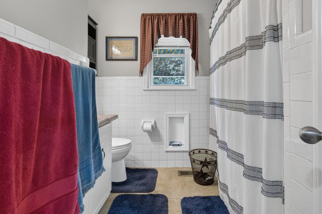 83 W Point Dr, Fayetteville, TN 37334