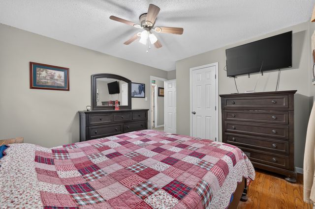 83 W Point Dr, Fayetteville, TN 37334