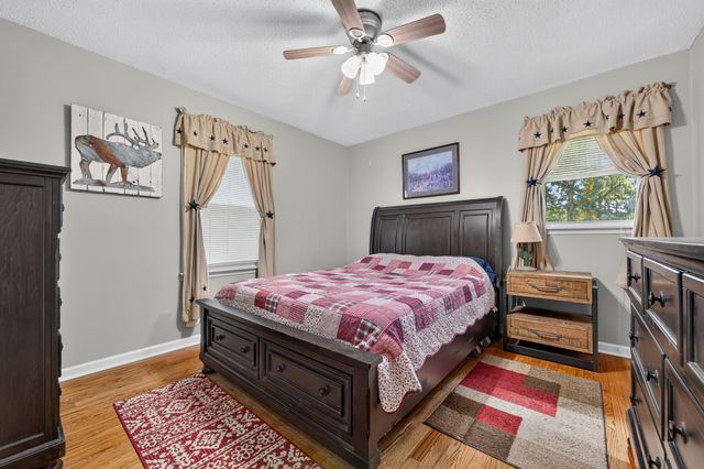 83 W Point Dr, Fayetteville, TN 37334