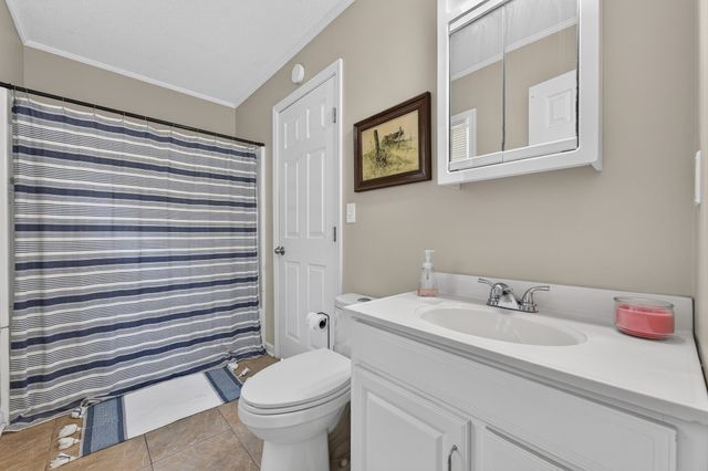 83 W Point Dr, Fayetteville, TN 37334