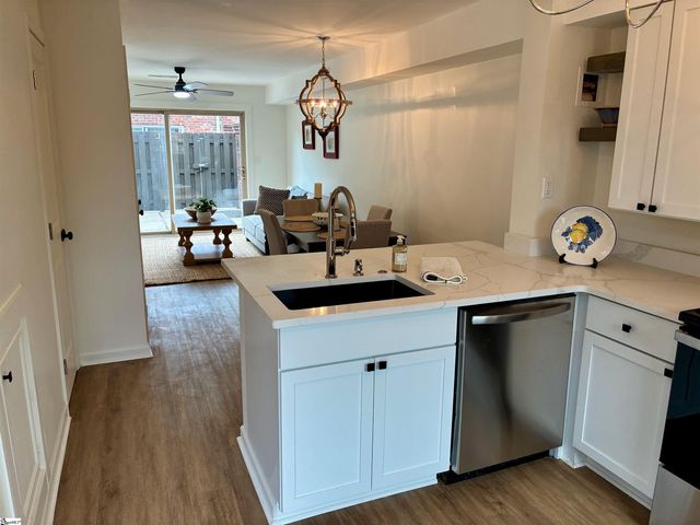 2530 E North Street Unit 9J, Greenville, SC 29615