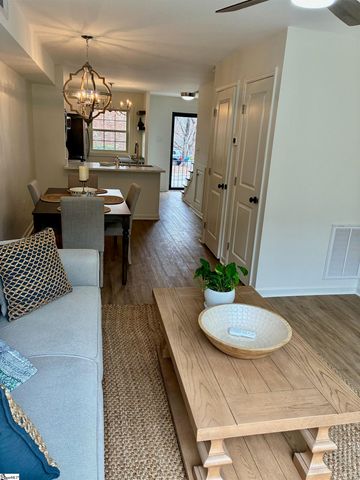 2530 E North Street Unit 9J, Greenville, SC 29615