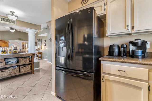911 E ANNETTE Drive, Phoenix, AZ 85022