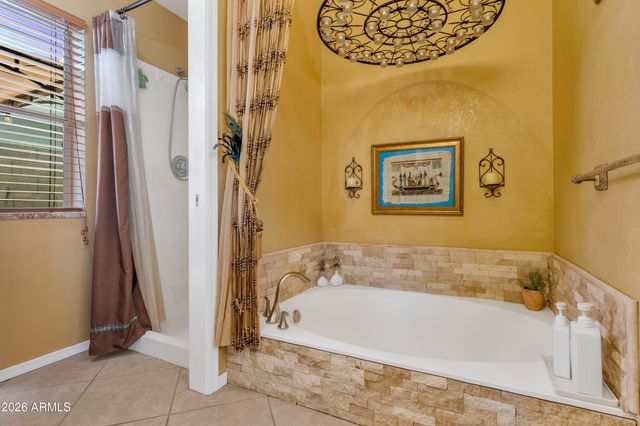 911 E ANNETTE Drive, Phoenix, AZ 85022