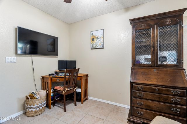 911 E ANNETTE Drive, Phoenix, AZ 85022