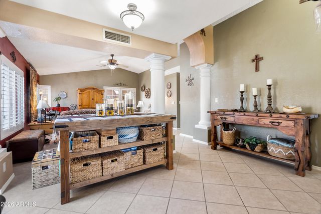 911 E ANNETTE Drive, Phoenix, AZ 85022