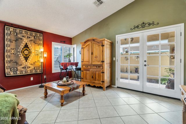 911 E ANNETTE Drive, Phoenix, AZ 85022