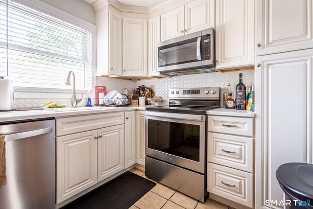 42 Coppola Terrace, Derby, CT 06418
