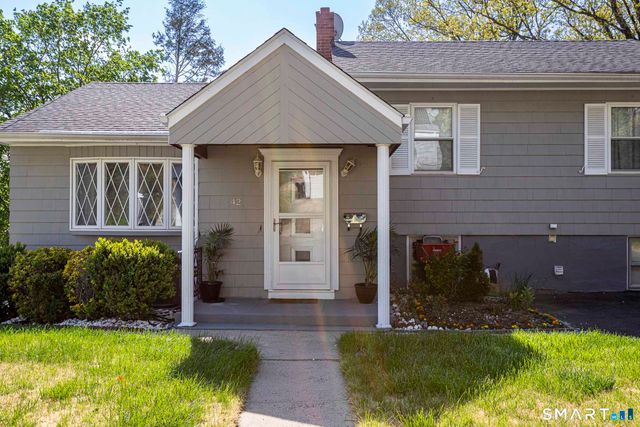 42 Coppola Terrace, Derby, CT 06418