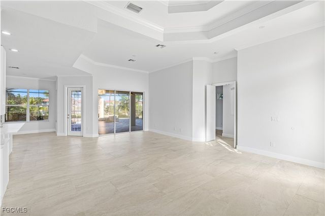 11105 Sea Tropic LN, Fort Myers, FL 33908