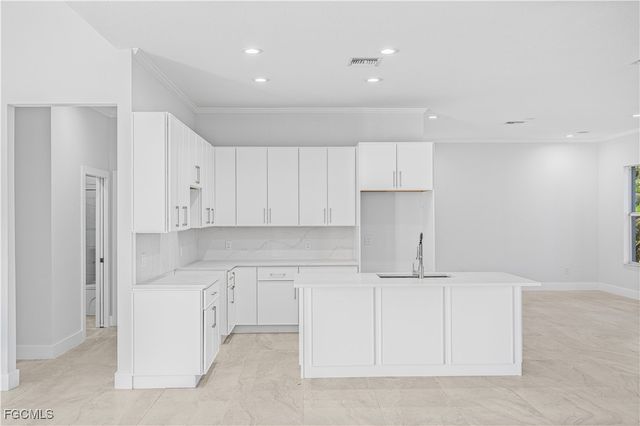 11105 Sea Tropic LN, Fort Myers, FL 33908