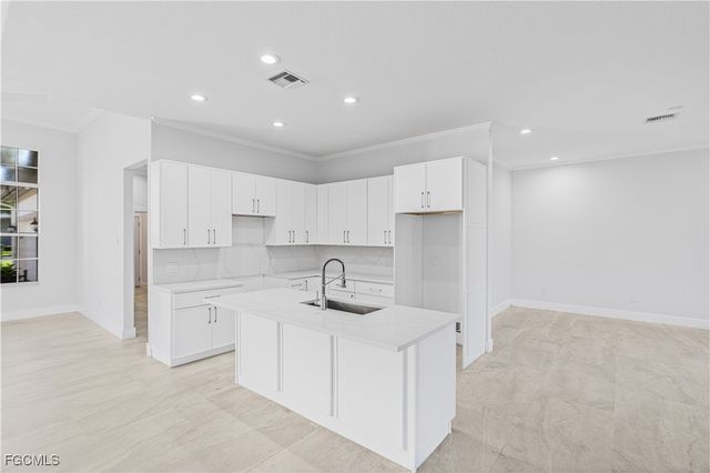 11105 Sea Tropic LN, Fort Myers, FL 33908