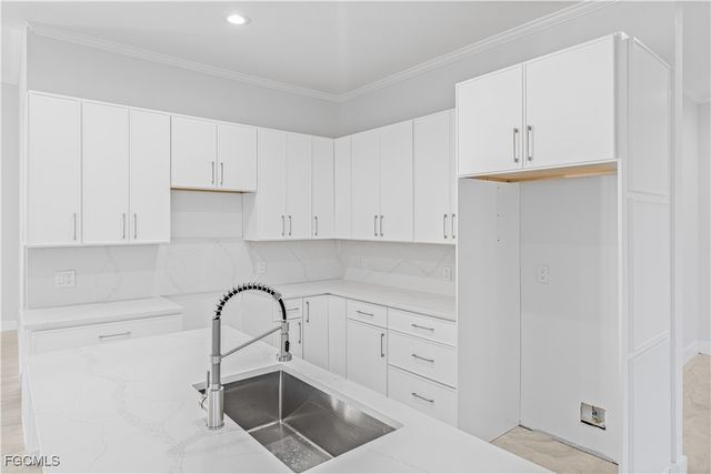 11105 Sea Tropic LN, Fort Myers, FL 33908