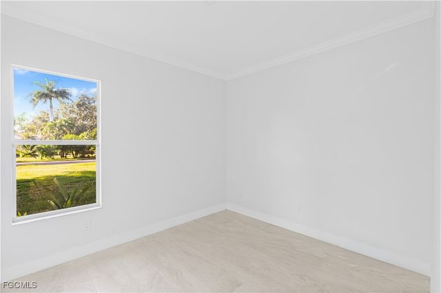 11105 Sea Tropic LN, Fort Myers, FL 33908